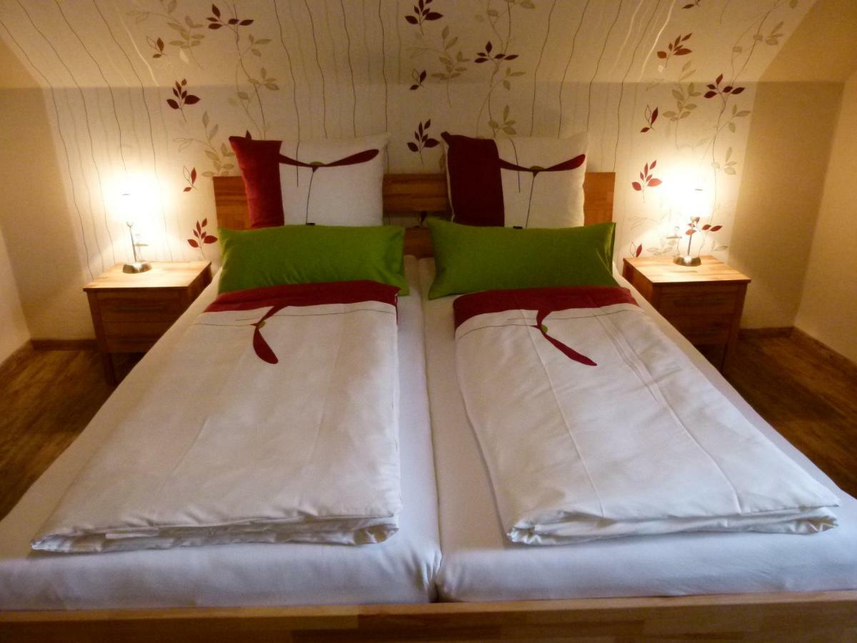 Gaestehaus Spatzennest ไมคัมเมอร์ ภายนอก รูปภาพ